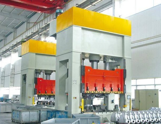 整體框架式液壓機(jī)